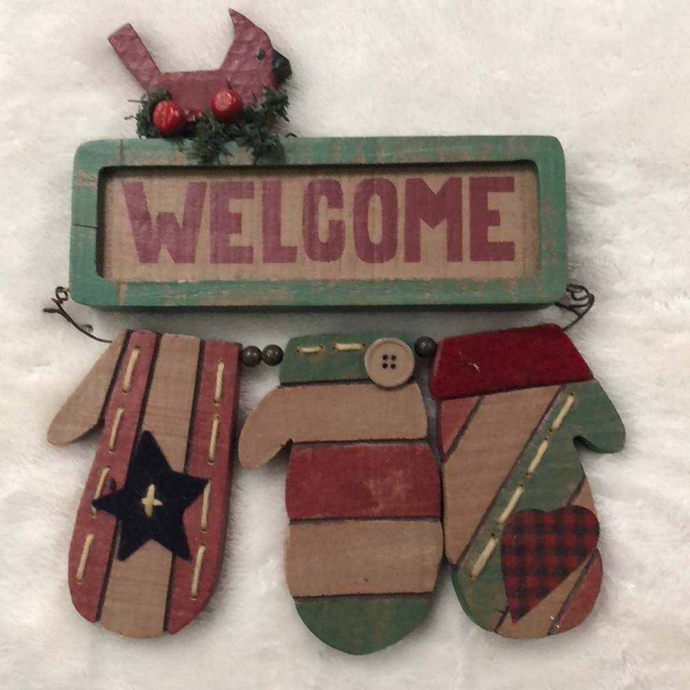 Wooden welcome mitten cardinal hang decor sign